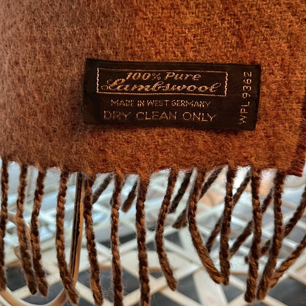 Lambs wool scarf.